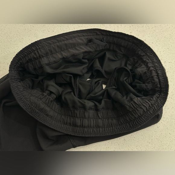 Lululemon: Women’s Hotty Hot Short II - Size 12 - Picture 5 of 13